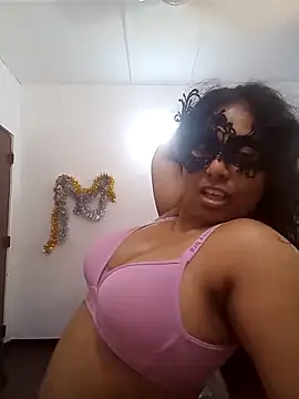Snapshot of Expose_Queen chatting on June 2026 08:03:01 AM Expose Queen online show from June 2026 08:03:01 AM