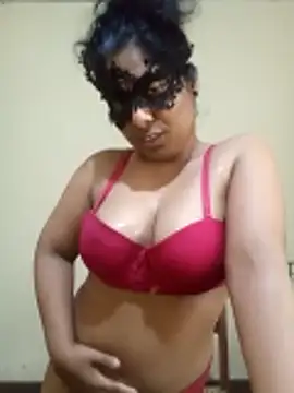 Expose Queen online show from February 2026 11:21:01 AM