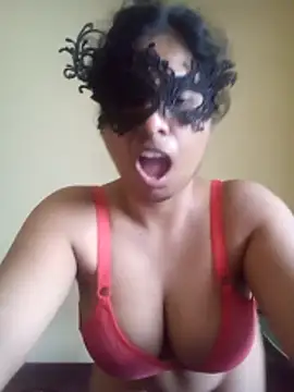 Expose Queen online show from December 2025 07:24:02 AM