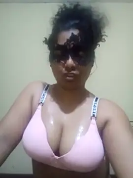 Expose Queen online show from March 2026 05:00:01 PM