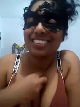 Expose Queen online show from May 2026 06:19:01 PM