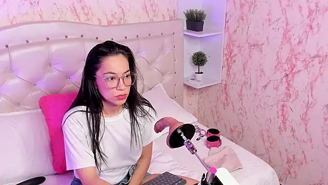 GabbiePrice online show from February 2026 02:15:01 PM