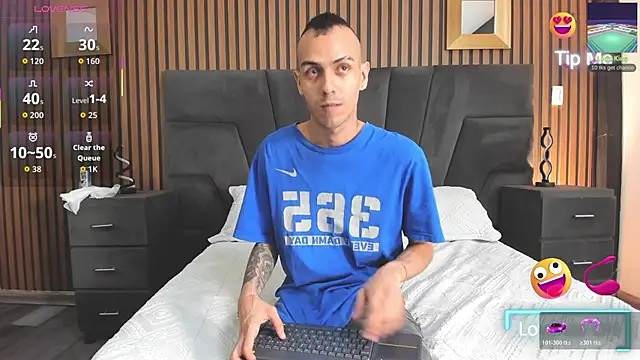 DerryAndIzzy online show from November 2025 04:16:01 AM