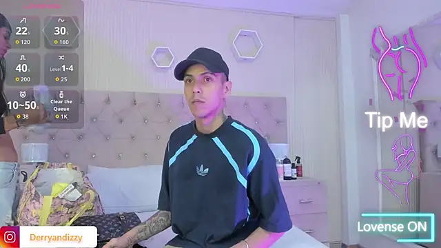 DerryAndIzzy online show from November 2025 04:50:02 AM