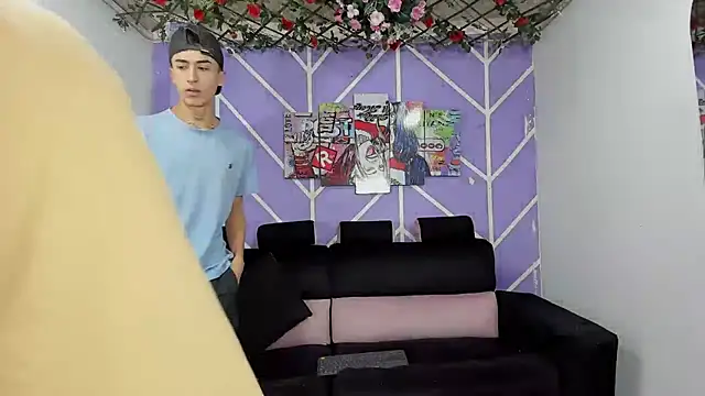 Snapshot of heyy_noah11 chatting on February 2026 01:24:02 PM heyy noah11 online show from February 2026 01:24:02 PM