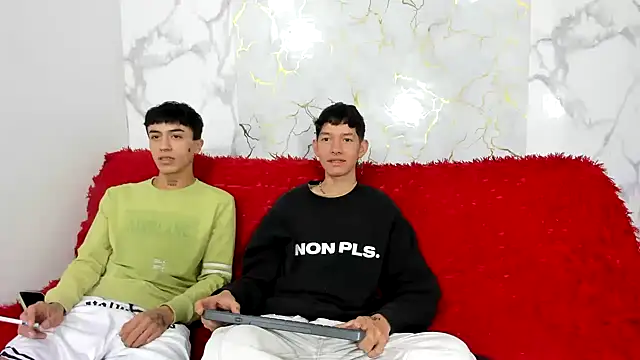 heyy noah11 online show from May 2026 01:33:01 PM