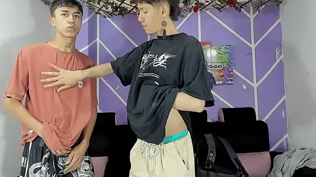 Snapshot of heyy_noah11 chatting on February 2026 01:45:02 PM heyy noah11 online show from February 2026 01:45:02 PM