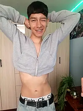 heyy noah11 online show from November 2025 06:45:01 PM