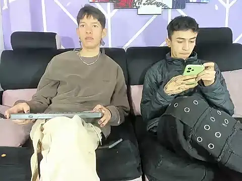 Snapshot of heyy_noah11 chatting on April 2026 01:37:02 PM heyy noah11 online show from April 2026 01:37:02 PM