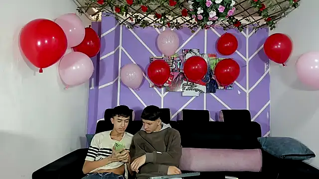 Snapshot of heyy_noah11 chatting on February 2026 01:43:02 PM heyy noah11 online show from February 2026 01:43:02 PM