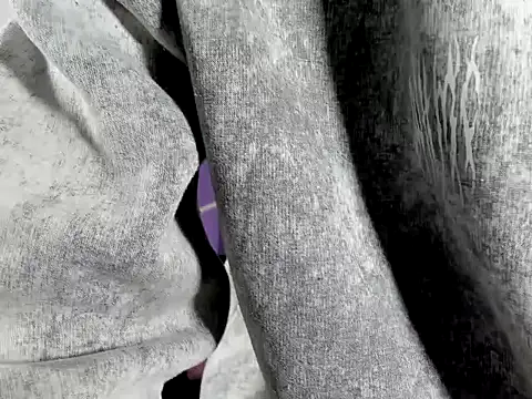 Snapshot of heyy_noah11 chatting on February 2026 01:07:02 PM heyy noah11 online show from February 2026 01:07:02 PM