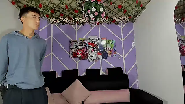 Snapshot of heyy_noah11 chatting on February 2026 01:24:02 PM heyy noah11 online show from February 2026 01:24:02 PM