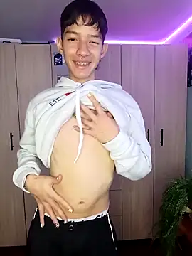 heyy noah11 online show from November 2025 10:35:01 PM