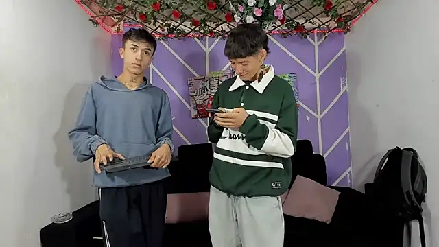 Snapshot of heyy_noah11 chatting on February 2026 01:55:01 PM heyy noah11 online show from February 2026 01:55:01 PM