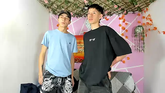 Snapshot of heyy_noah11 chatting on March 2026 02:01:01 AM heyy noah11 online show from March 2026 02:01:01 AM