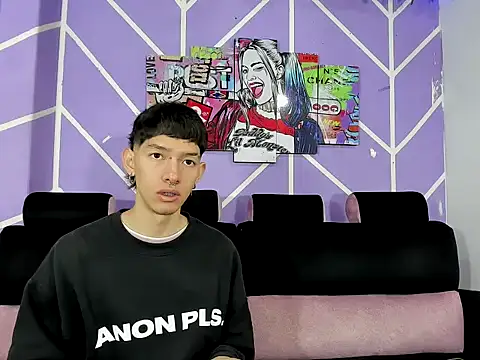 Snapshot of heyy_noah11 chatting on February 2026 01:18:02 PM heyy noah11 online show from February 2026 01:18:02 PM