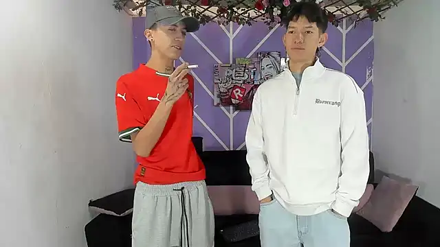 Snapshot of heyy_noah11 chatting on April 2026 01:45:02 PM heyy noah11 online show from April 2026 01:45:02 PM