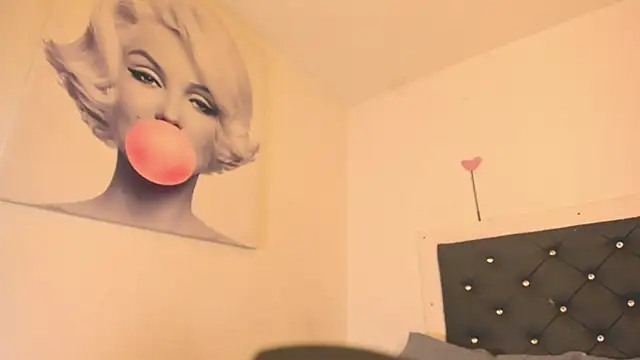 Snapshot of BiancaValentinna chatting on October 2025 09:05:02 PM BiancaValentinna online show from October 2025 09:05:02 PM