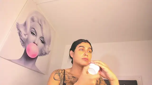 Snapshot of BiancaValentinna chatting on November 2025 06:56:01 PM BiancaValentinna online show from November 2025 06:56:01 PM