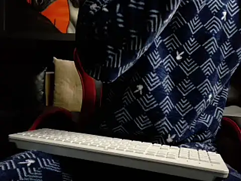 Molotov Explosive online show from October 2025 01:21:02 PM