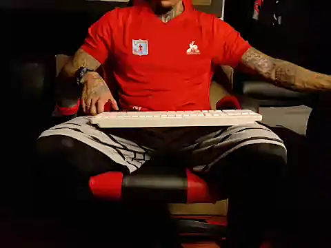 Molotov Explosive online show from November 2025 12:15:01 AM