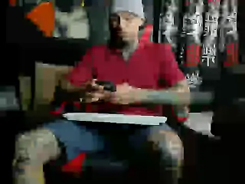 Molotov Explosive online show from November 2025 08:01:01 PM