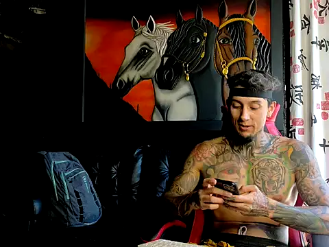 Molotov Explosive online show from December 2025 07:15:01 PM