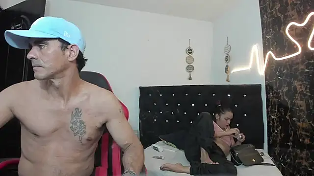 Sofi And Santy online show from May 2026 11:52:01 PM