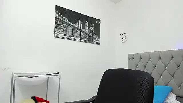 Sofi And Santy online show from November 2025 10:57:01 PM