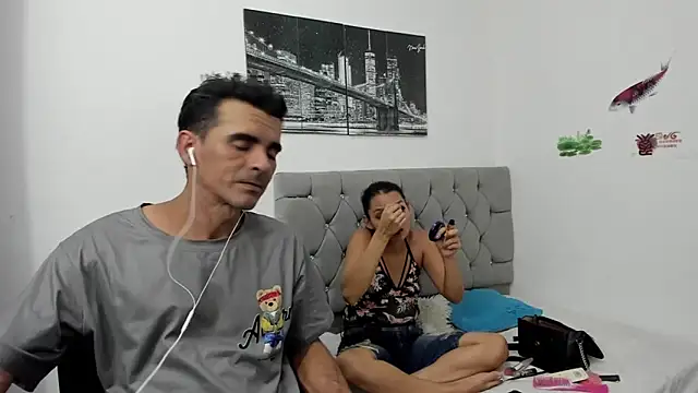 Sofi And Santy online show from March 2026 01:39:02 AM