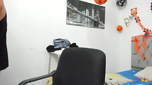 Sofi And Santy online show from November 2025 01:53:01 AM