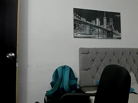 Sofi And Santy online show from April 2026 12:15:01 AM