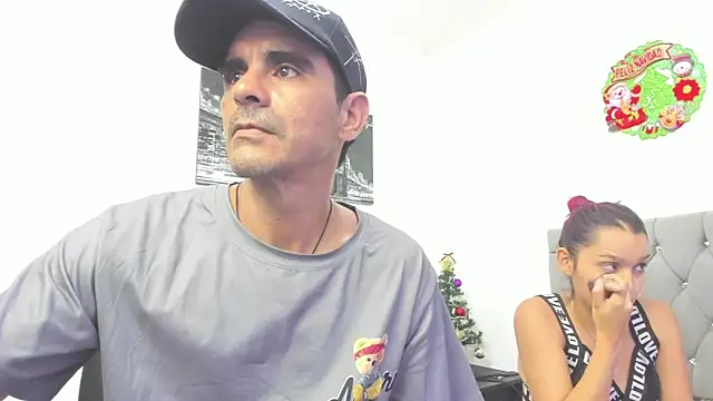 Sofi And Santy online show from January 2026 12:39:02 AM