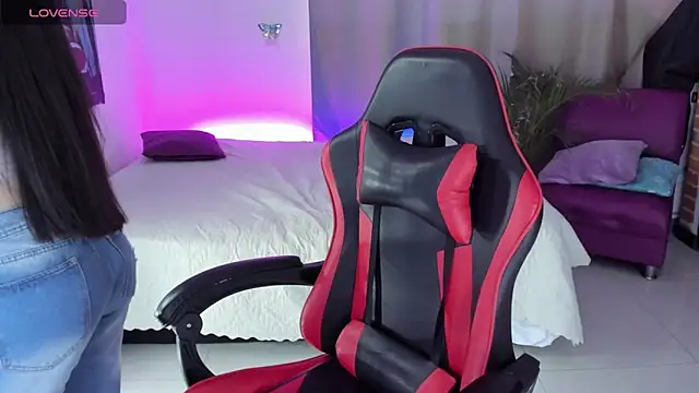 Snapshot of skarlett222 chatting on December 2025 09:49:01 PM skarlett222 online show from December 2025 09:49:01 PM