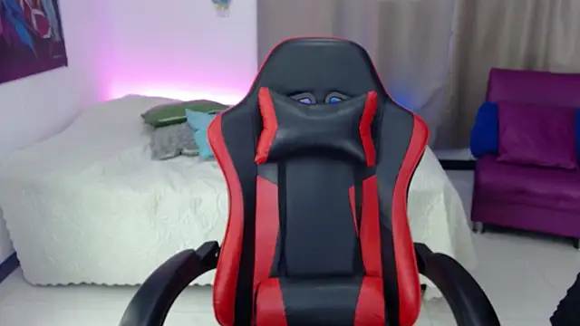 Snapshot of skarlett222 chatting on October 2025 10:41:02 PM skarlett222 online show from October 2025 10:41:02 PM