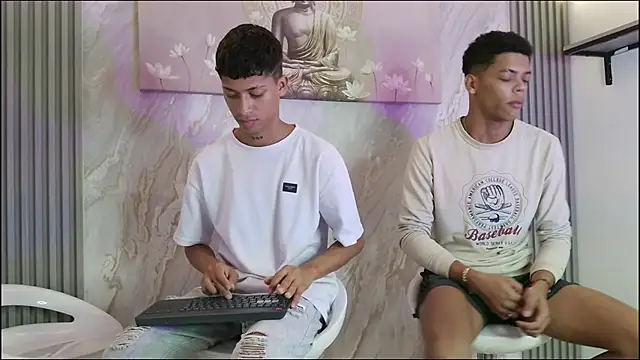 Snapshot of EMPIRE_BOYS1 chatting on February 2026 10:44:02 PM EMPIRE BOYS1 online show from February 2026 10:44:02 PM