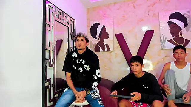 Snapshot of EMPIRE_BOYS1 chatting on February 2026 07:22:01 PM EMPIRE BOYS1 online show from February 2026 07:22:01 PM