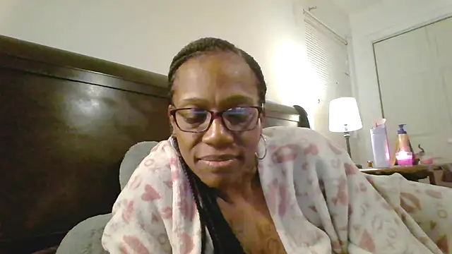 Snapshot of SweetCandy85 chatting on October 2025 02:42:02 AM SweetCandy85 online show from October 2025 02:42:02 AM