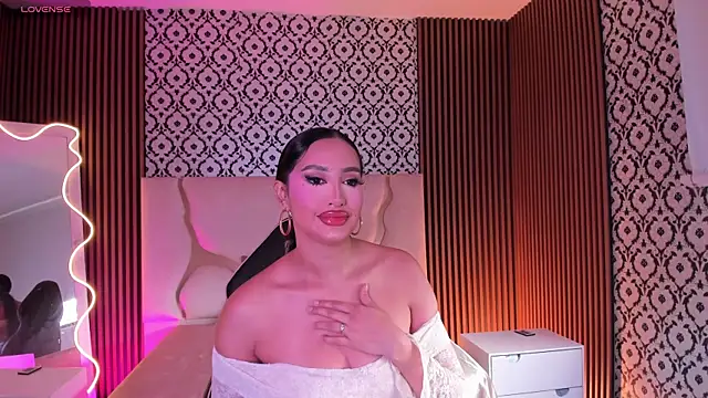 Snapshot of BEELLA_TAY1 chatting on April 2026 12:00:01 PM BEELLA TAY1 online show from April 2026 12:00:01 PM