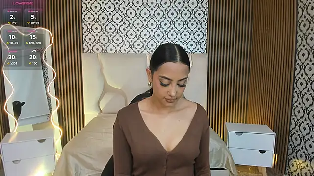 BEELLA TAY1 online show from October 2025 02:05:01 PM