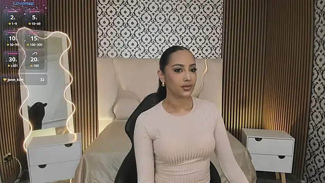 BEELLA TAY1 online show from October 2025 12:39:02 PM