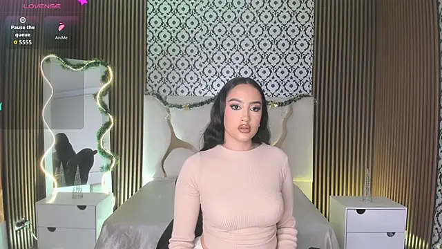 BEELLA TAY1 online show from November 2025 09:04:01 PM