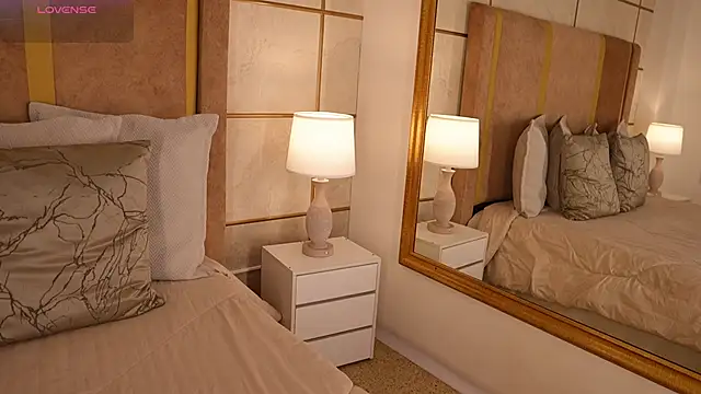 lyrabellini online show from March 2026 10:51:01 AM