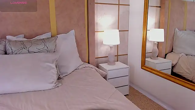 lyrabellini online show from February 2026 11:21:01 AM