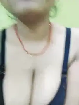 kiara-simmi online show from November 2025 03:04:01 PM