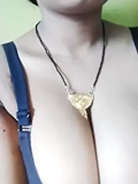 kiara-simmi online show from October 2025 03:38:01 AM