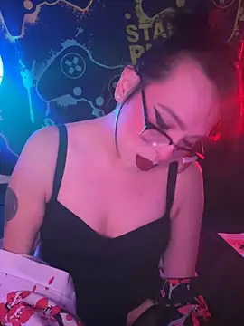 MiniMonroe online show from November 2025 07:13:01 AM