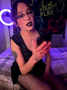 MiniMonroe online show from November 2025 09:46:02 AM