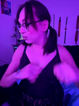 MiniMonroe online show from November 2025 10:15:01 AM