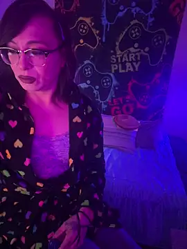 MiniMonroe online show from October 2025 04:45:01 AM